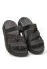 Sandalia negra de mujer CROCS 209587
