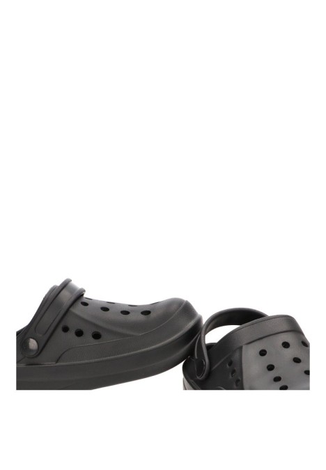 Zueco con suela plana de mujer XTI 145139 negro
