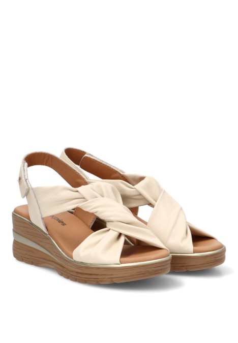 Sandalia beige de mujer FLEX PIES 690 en piel con nudo y cuña media