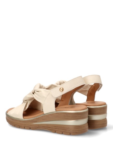 Sandalia beige de mujer FLEX PIES 690 en piel con nudo y cuña media