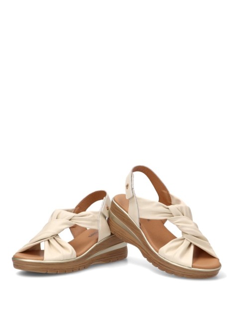 Sandalia beige de mujer FLEX PIES 690 en piel con nudo y cuña media