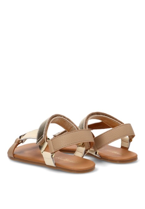 Sandalia oro estilo barefoot para mujer MUSTANG 56256 con suela plana