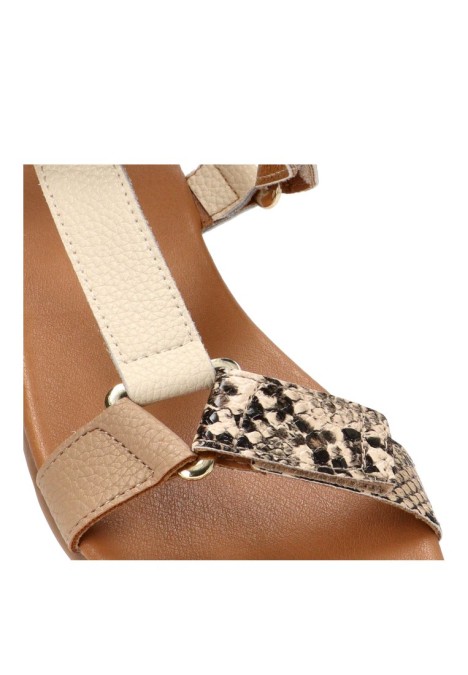 Sandalia oro estilo barefoot para mujer MUSTANG 56256 con suela plana