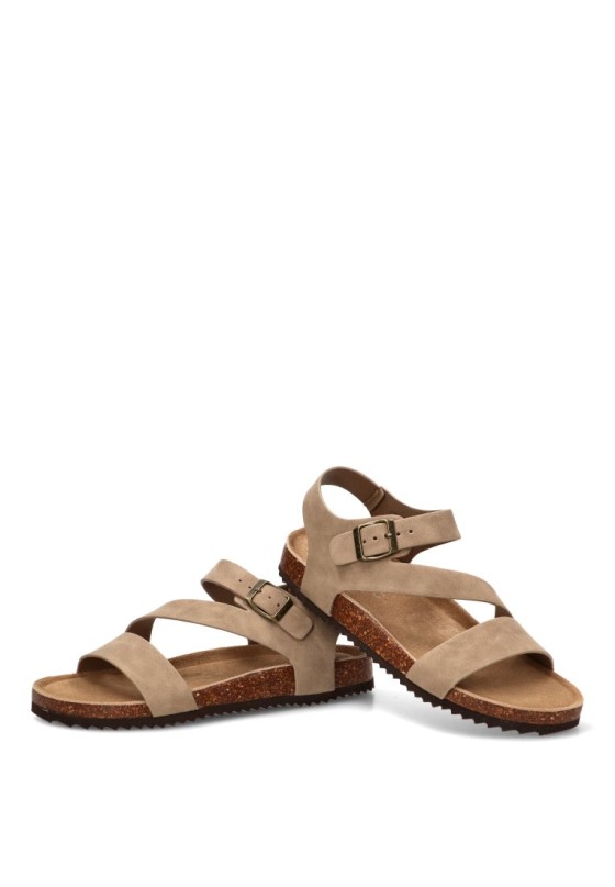 Sandalia ETIKA 41021 para hombre con hebilla, suela plana y material sintético en taupe