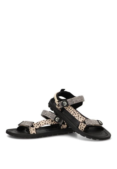 Sandalia negra de mujer MUSTANG modelo 85517