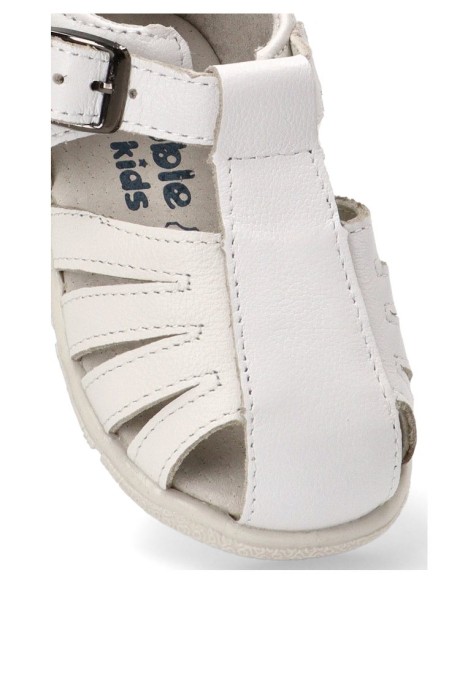 Sandalia con suela plana de niño BUBBLE BOBBLE A3316 en piel blanca