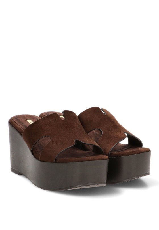 Zueco de antelina café con cuña alta para mujer LUNA TREND M6371