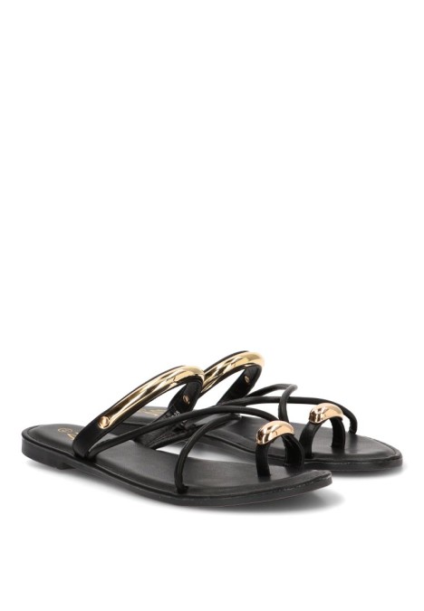 Sandalia negra con suela plana de mujer CINK-ME modelo DM7G25