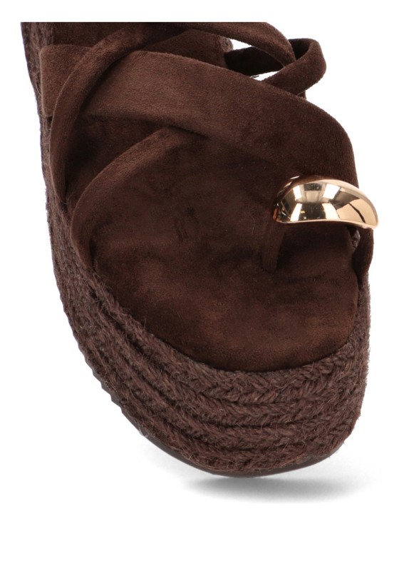 Sandalia TINAS 6012 con cuña media para mujer color café