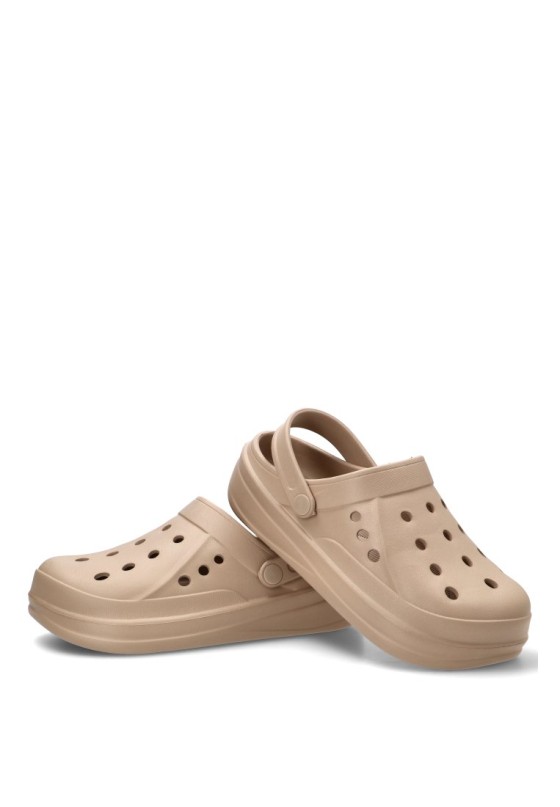 Zueco playa beige de hombre XTI 145734