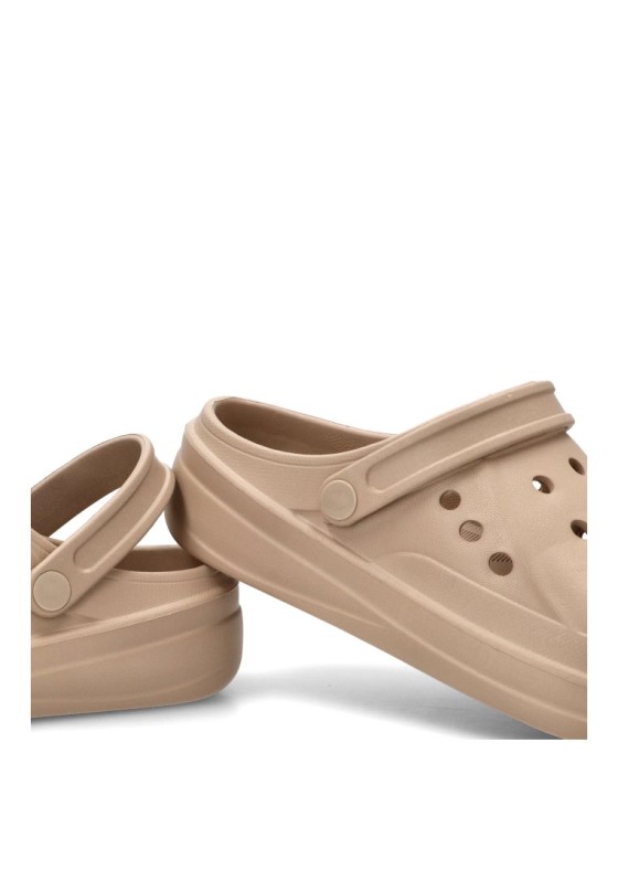 Zueco playa beige de hombre XTI 145734
