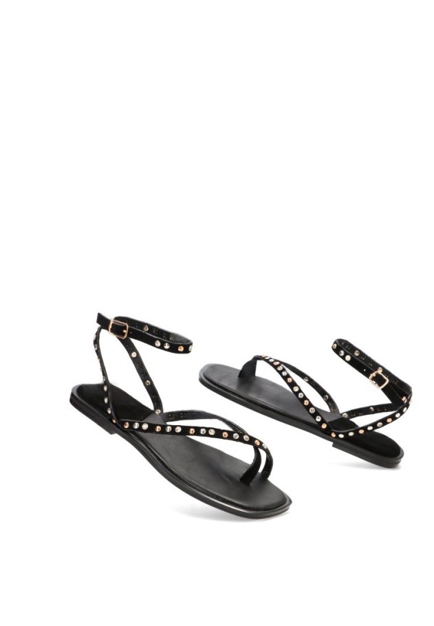 Sandalia negra con tachuelas de mujer CEREZA P111