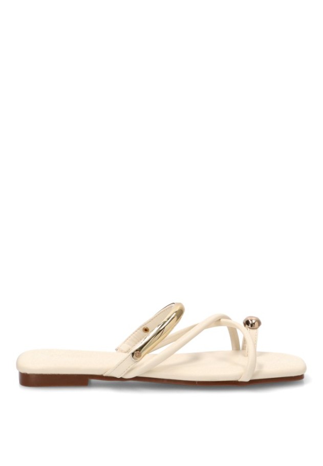 Sandalia plana beige con anilla para mujer CEREZA P118