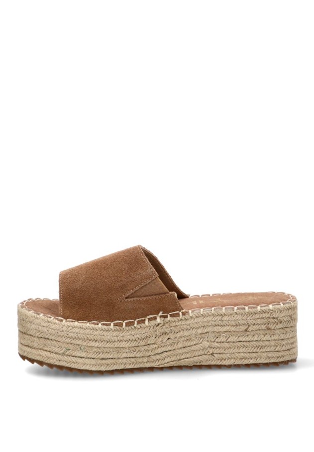 Sandalia con suela doble en piel camel de mujer ETIKA 10056