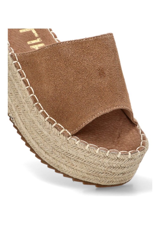 Sandalia con suela doble en piel camel de mujer ETIKA 10056
