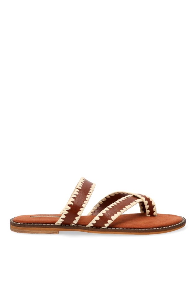 Sandalia con suela plana de mujer LUNA TREND M6480