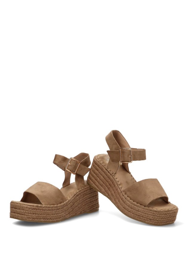 Sandalia CF-5764 de mujer Luna Collection con cuña media en kakhi