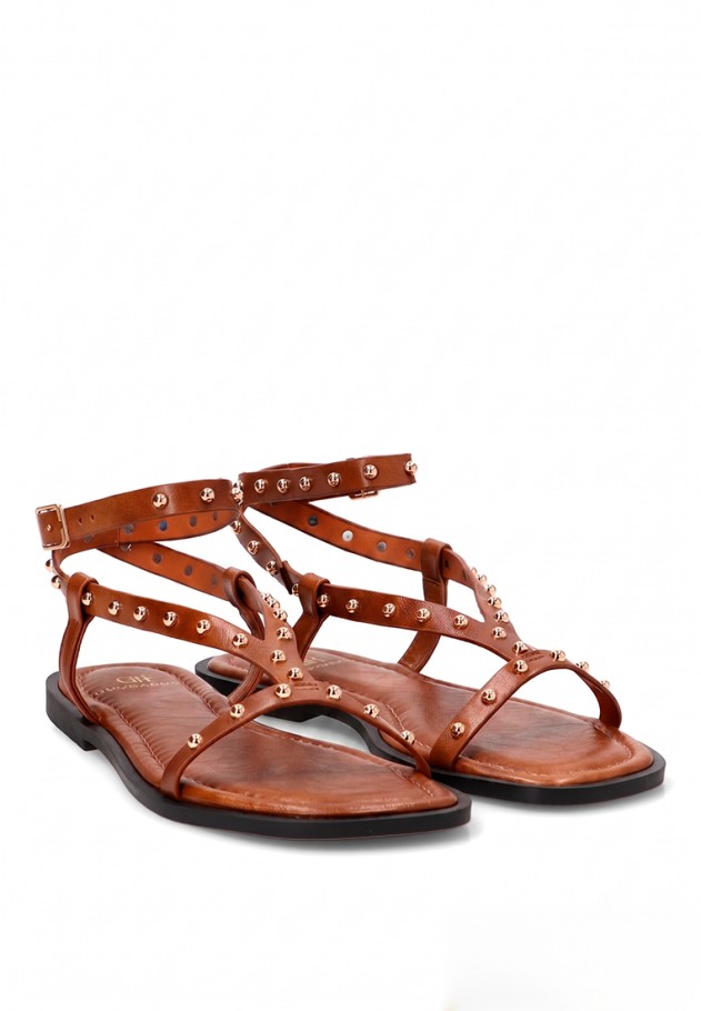 Sandalia con tachuelas y suela plana de mujer HG-5806