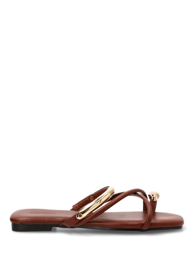 Sandalia plana Cereza P118 para mujer en camel
