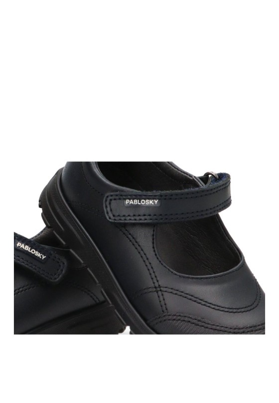 Zapato colegial de niña PABLOSKY 3342 en piel marino con suela plana