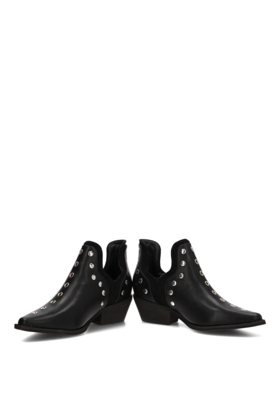 Botín campero negro con tachas y tacón medio de mujer S-5514