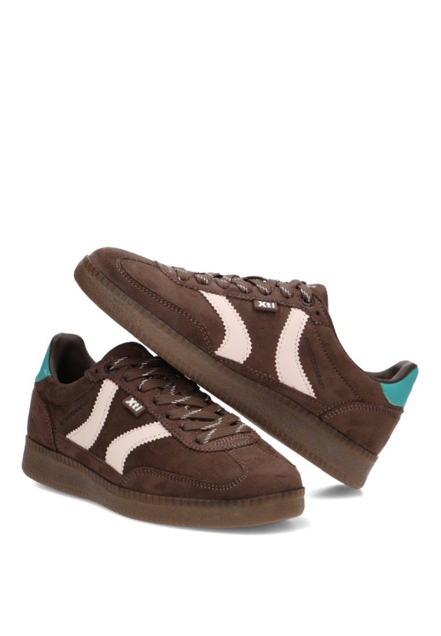 Deportivo marrón sintético con suela plana para mujer XTI 146125