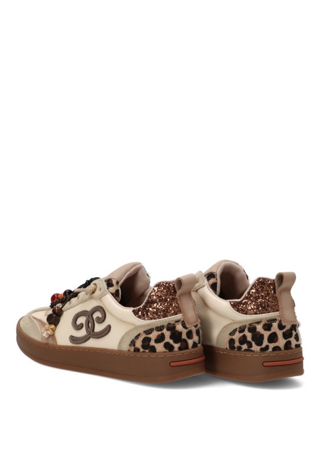 Deportivo casual de mujer CARMELA 164152 en piel beige con suela plana