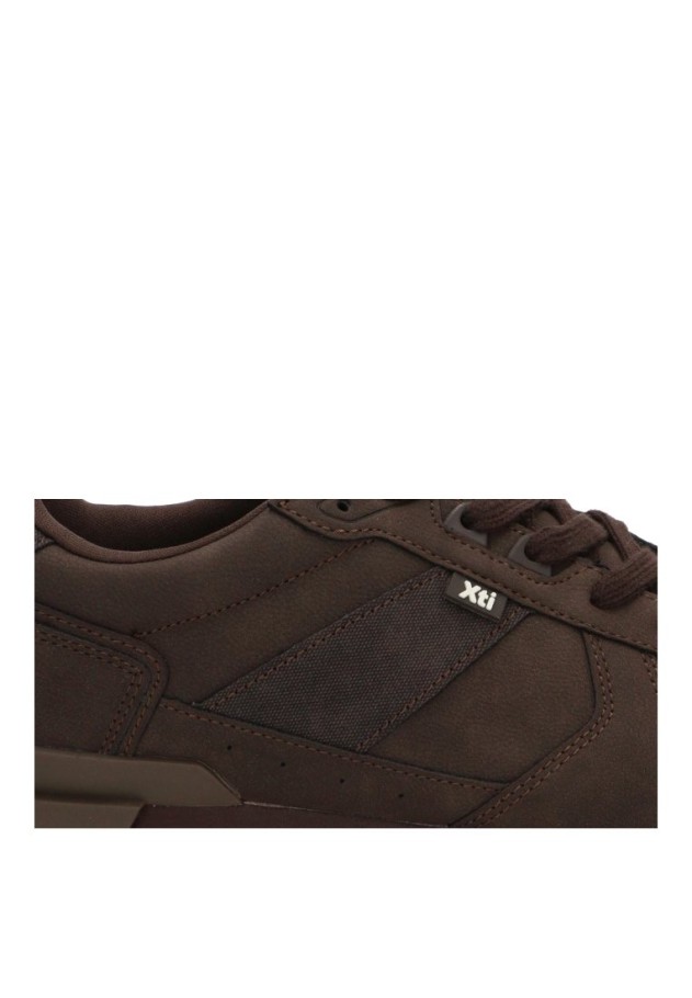 Deportivo casual para hombre XTI 146782 marrón con suela plana