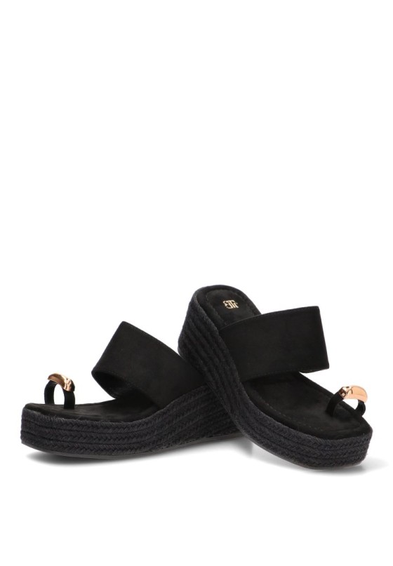 Sandalia de mujer CF-5617 en negro con cuña de yute