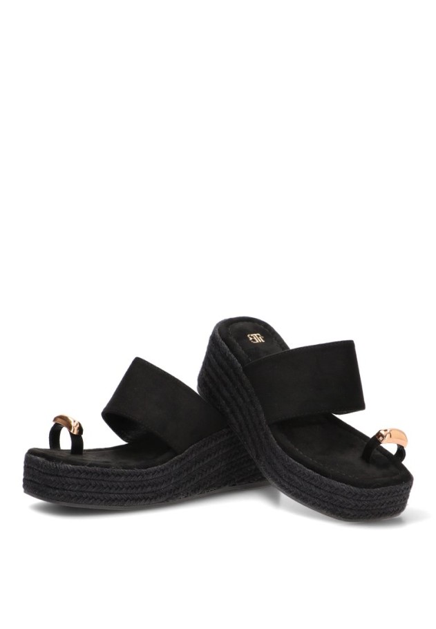 Sandalia de mujer CF-5617 en negro con cuña de yute
