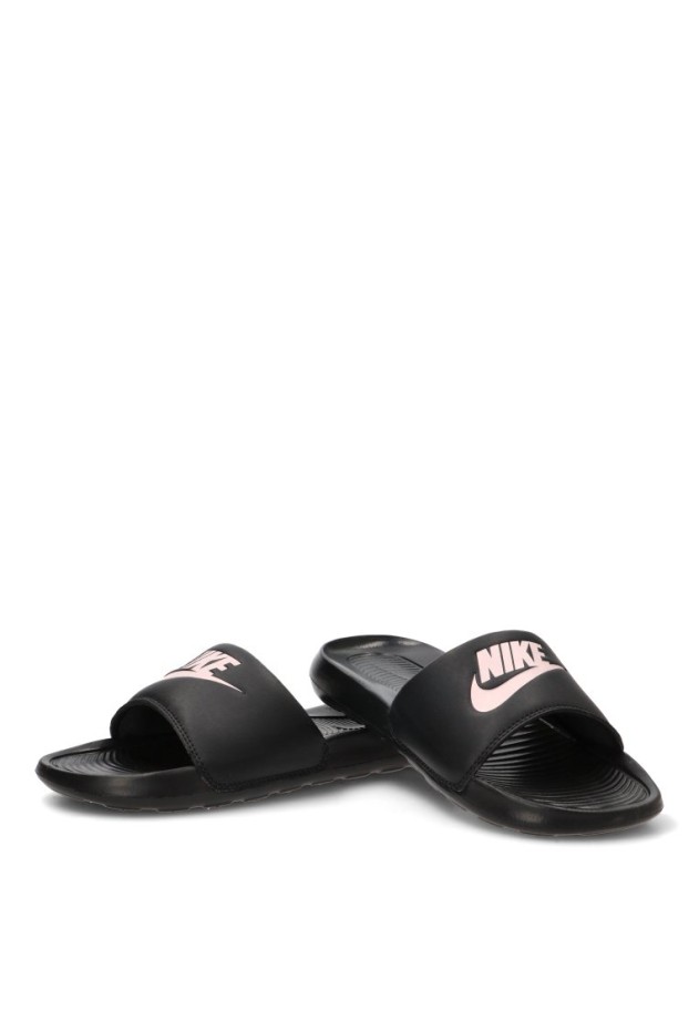 Chanclas de playa Nike CN9677 negras con pala de goma y suela plana para mujer