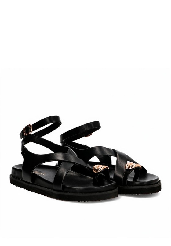 Sandalia negra TINAS 6383 para mujer con anilla y suela plana
