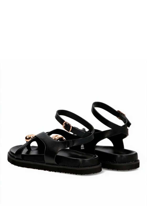 Sandalia negra TINAS 6383 para mujer con anilla y suela plana