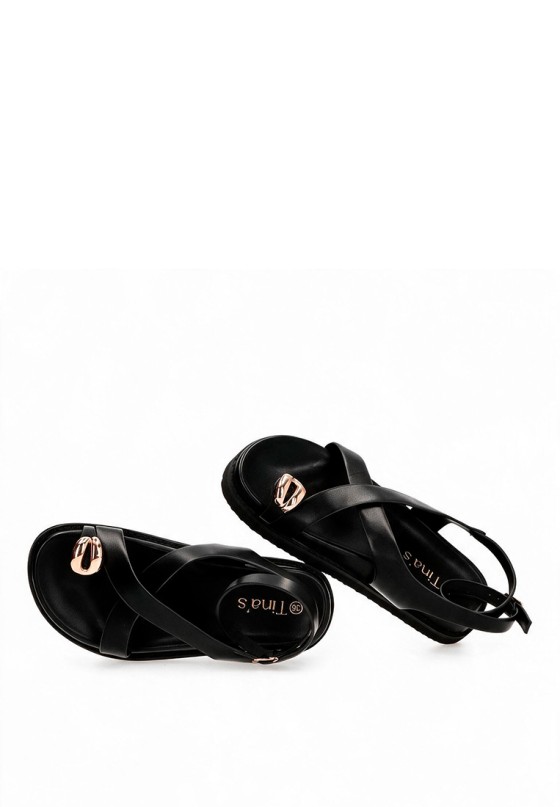 Sandalia negra TINAS 6383 para mujer con anilla y suela plana