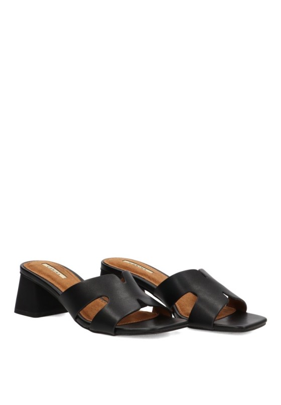 Sandalia negra con tacón medio de mujer LUNA TREND M5370