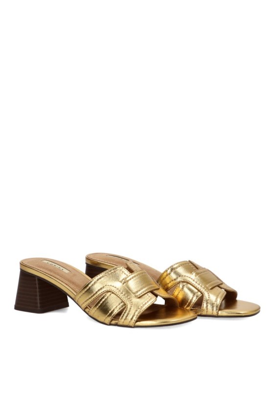 Sandalia de mujer LUNA TREND M6307 en oro con tacón medio