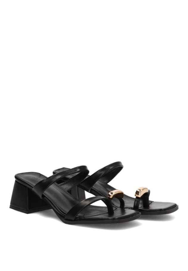 Sandalia negra de mujer CEREZA P115 con tacón anillo