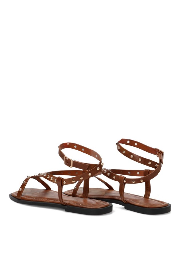 Sandalia plana camel con tachuelas para mujer Luna Collection HG-5806