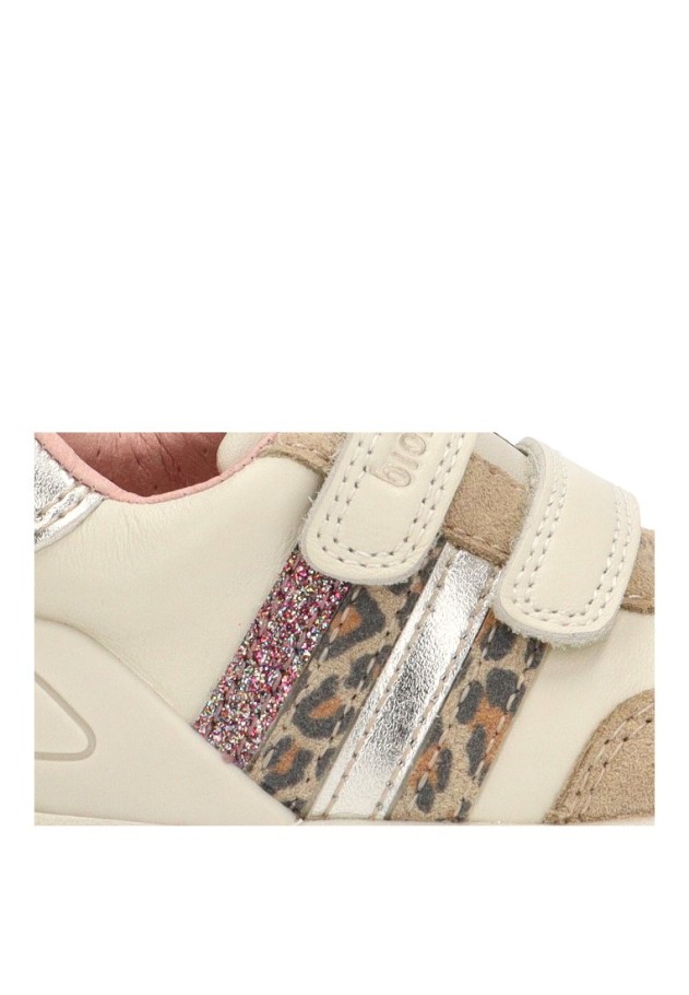 Deportivo beige de niña BIOMECANICS 261109 en piel y suela plana