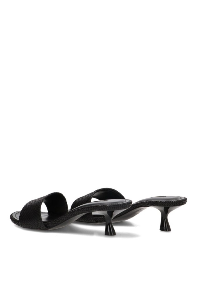 Sandalia negra con tacón medio y abalorios para mujer M6295