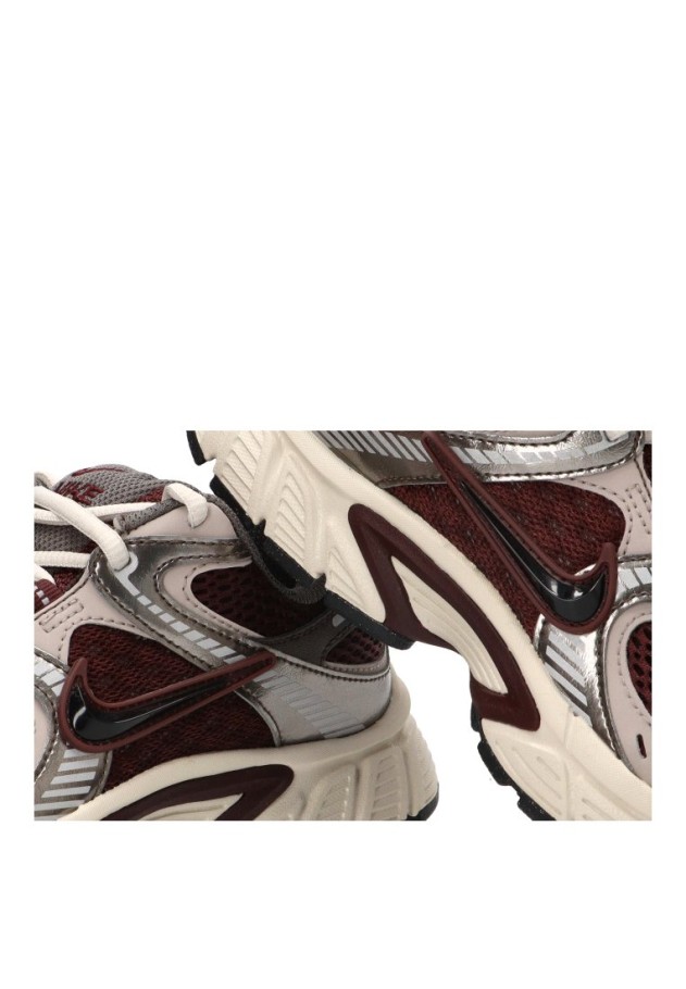 Deportivo burdeos de mujer NIKE HQ7901