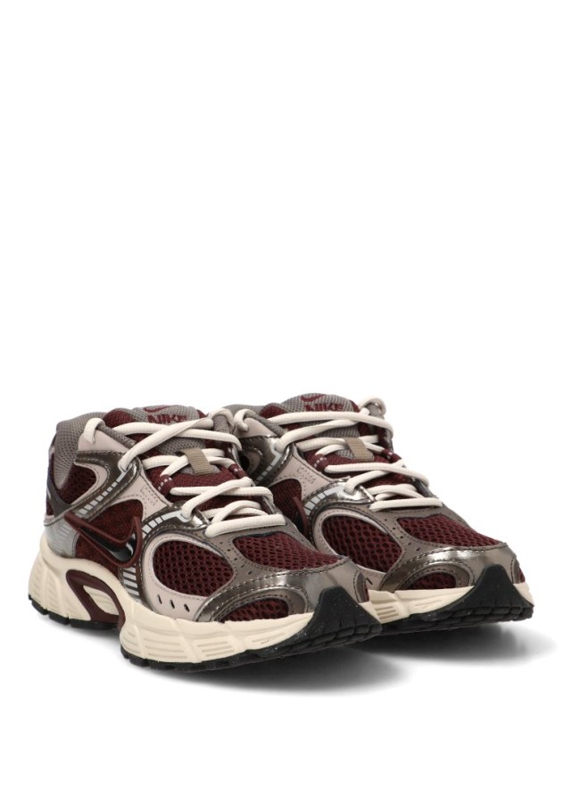 Deportivo burdeos de mujer NIKE HQ7901