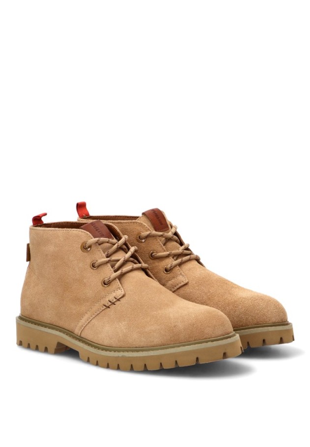 Botín de hombre MUSTANG 84875 en piel camel con suela plana