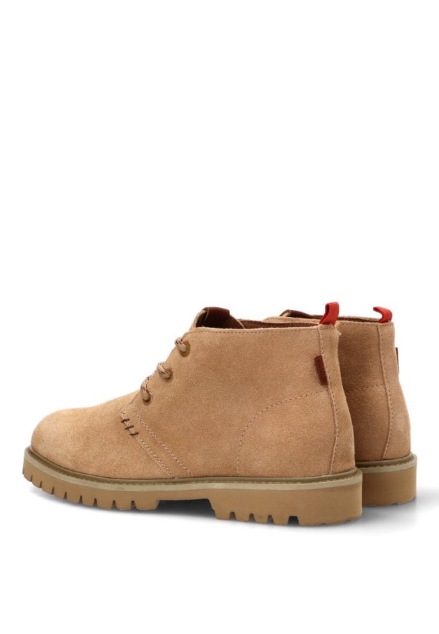 Botín de hombre MUSTANG 84875 en piel camel con suela plana