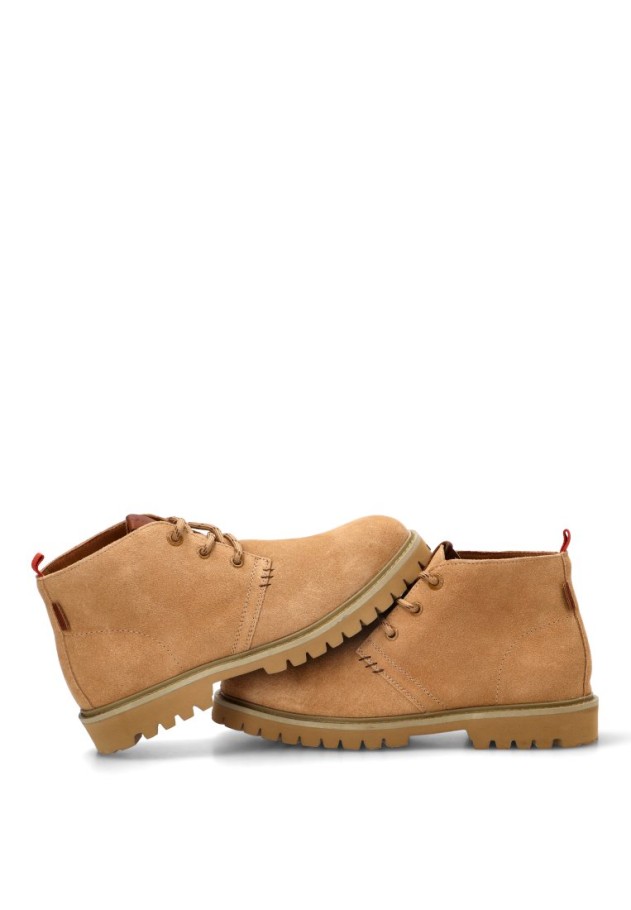 Botín de hombre MUSTANG 84875 en piel camel con suela plana