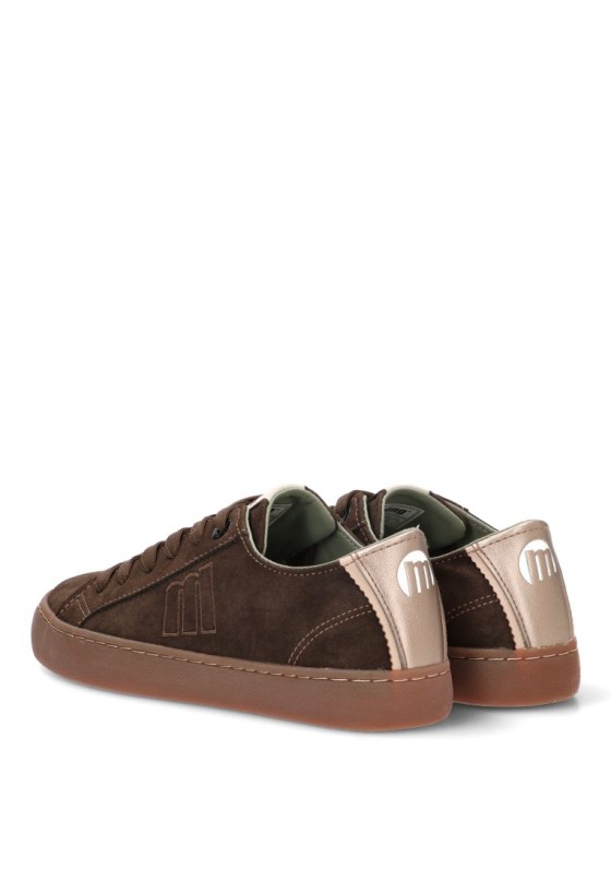 Deportivo café con suela plana para mujer Mustang 60036