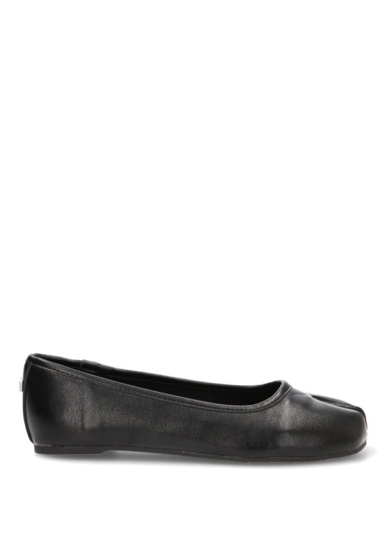 Bailarina negra con suela plana de mujer MUSTANG 56265
