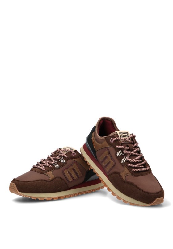 Deportivo con suela plana para hombre MUSTANG 84867 café sintético