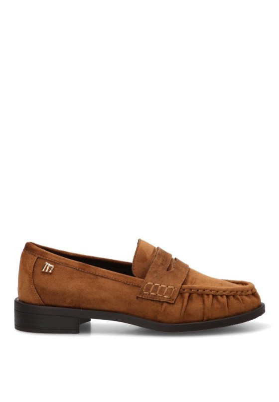 Mocasín antelina color cuero de mujer Mustang 56571