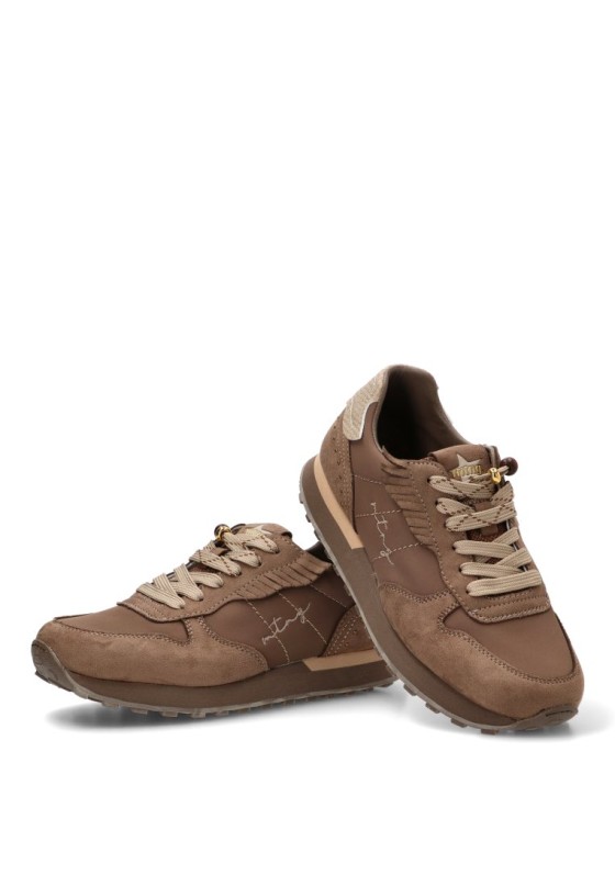 Deportivo taupe con suela plana para mujer MUSTANG 60056